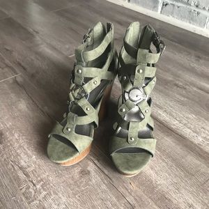 G by guess wedge shoes